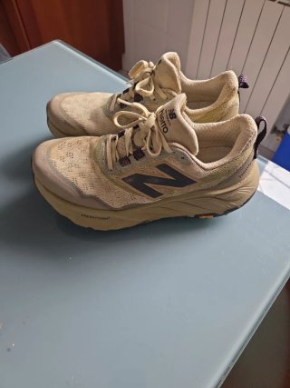 New Balance Hierro V9 Beige/Verde