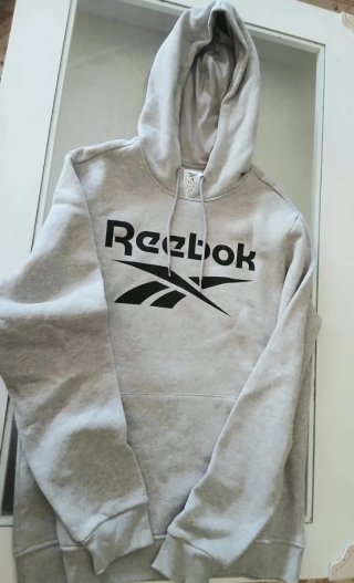 Sudadera Reebok gris casi nueva
