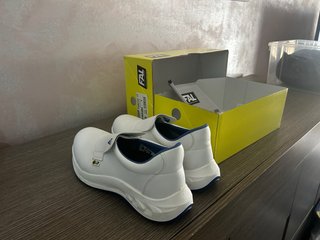 Zapatos de seguridad FAL blancos