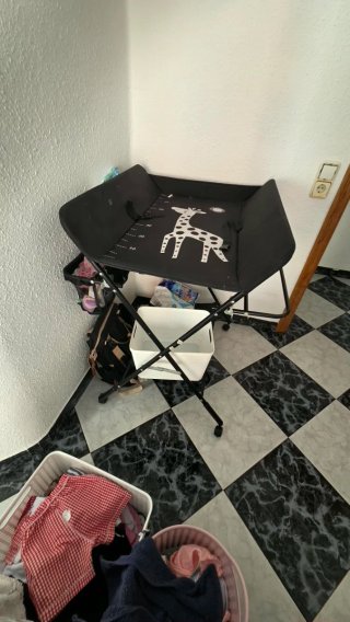 Cambiador de bebé con jirafa