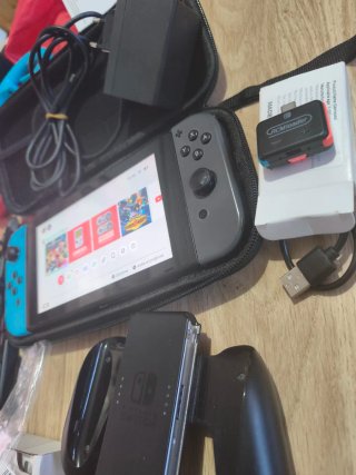 Nintendo Switch + Mario Kart 8 e Accessori