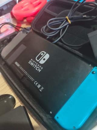 Nintendo Switch + Mario Kart 8 e Accessori