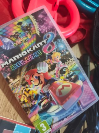 Nintendo Switch + Mario Kart 8 e Accessori
