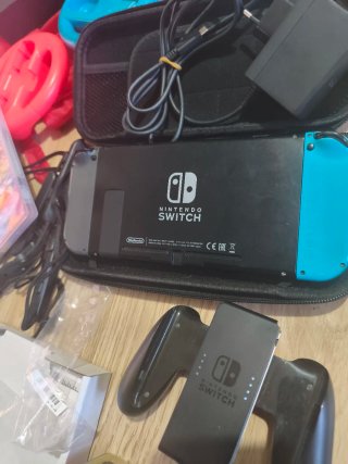 Nintendo Switch + Mario Kart 8 e Accessori