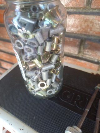 Remachadora Gesipa GBM-10 + tuercas
