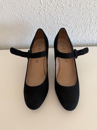 Zapatos negros UNISA
