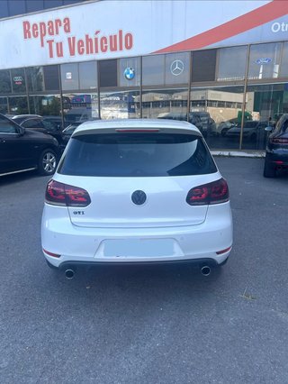 Volkswagen Golf 2.0 TSI GTI Adidas