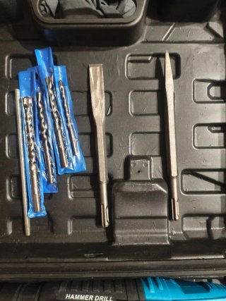 Taladro Percutor Inalámbrico + Accesorios