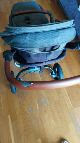 Silla de paseo con capazo y sombrilla