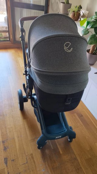 Silla de paseo con capazo y sombrilla