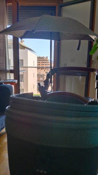 Silla de paseo con capazo y sombrilla