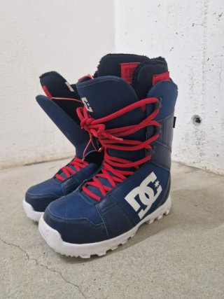 Tabla Snowboard GNU   Botas DC talla 41 Tabla