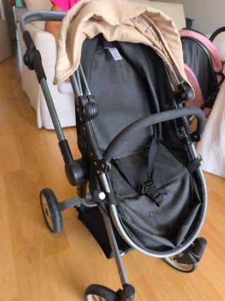 Carrito de bebé negro