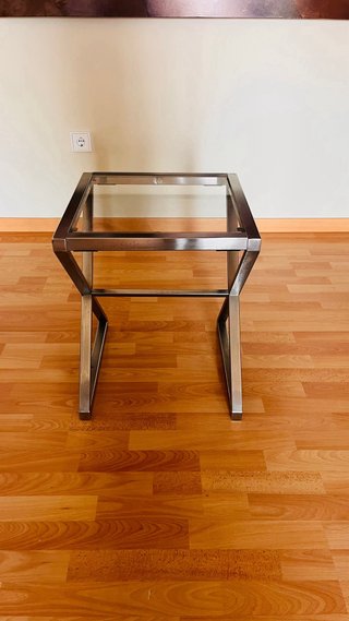 Mesa auxiliar cristal y metal