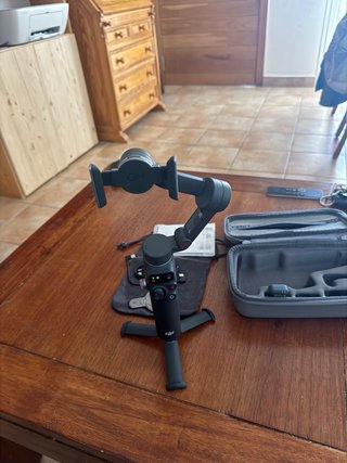 DJI Osmo Mobile 8 Gimbal+accesorios