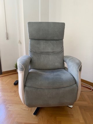 Sillón compacto reclinable giratorio USB
