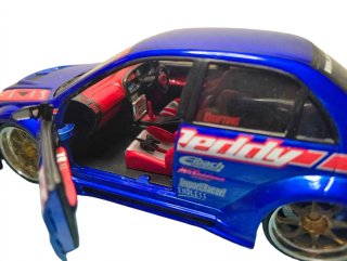 Coche de juguete Mitsubishi azul