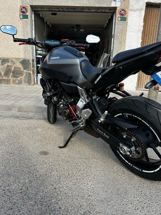 Yamaha MT-07 Negra/Gris