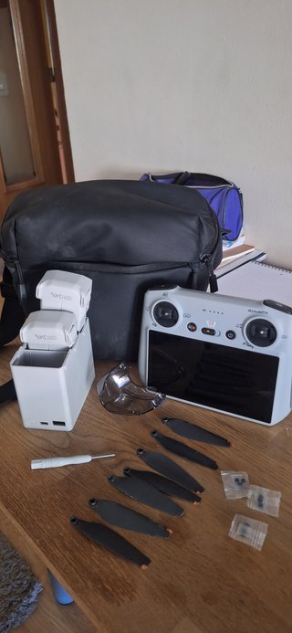 Solo vendo RC,  DJI Mini 3 Pro