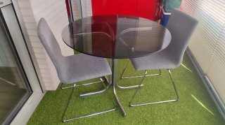 Mesa redonda cristal y 2 sillas comedor