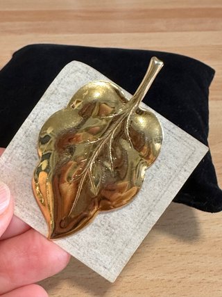 Spilla foglia placcata oro 24 Kt