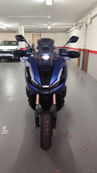Honda ADV 350 Maxi Scooter