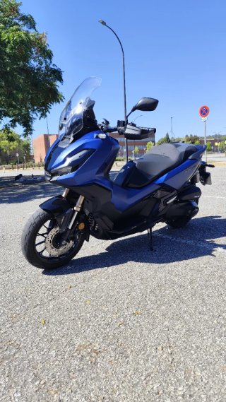 Honda ADV 350 Maxi Scooter