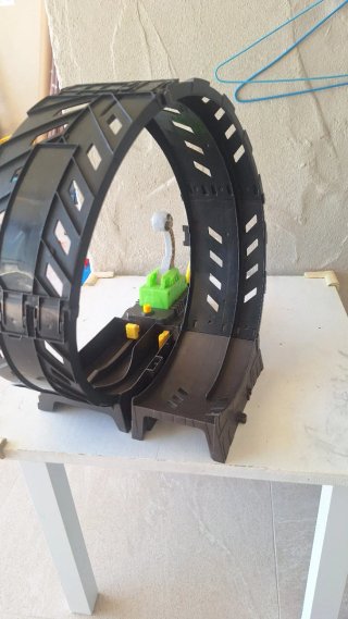 Pista Hot Wheels con lanzador