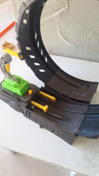 Pista Hot Wheels con lanzador