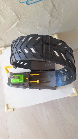 Pista Hot Wheels con lanzador