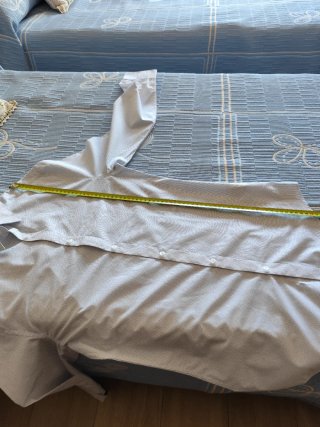 Camisa de vestir gris y blanca