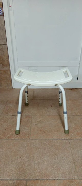Silla de ortopedia para el baño.