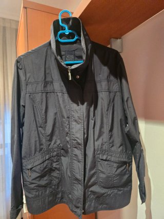 Parka/Cazadora Elena Miró azul marino.