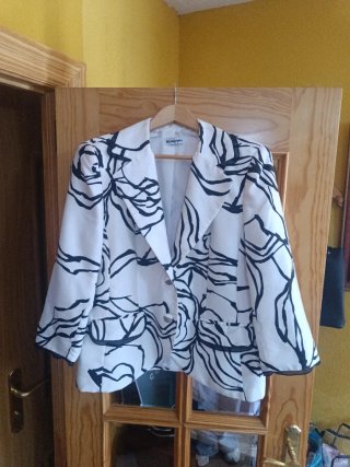 Chaqueta Cortefiel fiesta estampada T.M