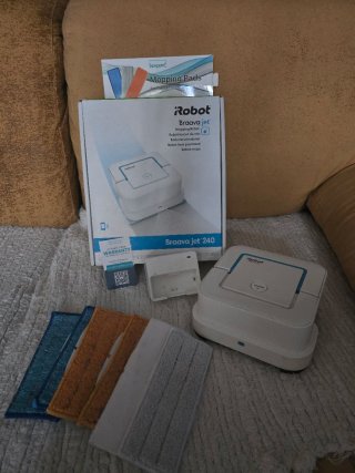 Robot friegasuelos iRobot Braava Jet 240