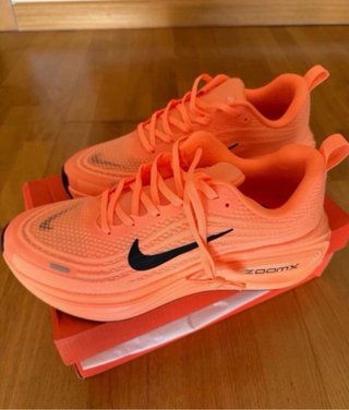 Nike Vomero Plus Naranja