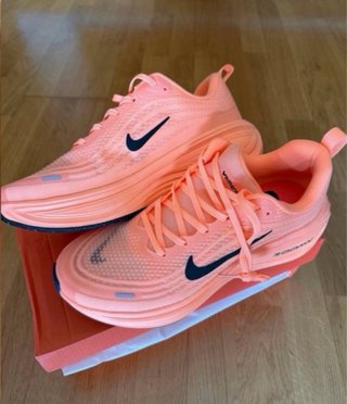 Nike Vomero Plus Naranja