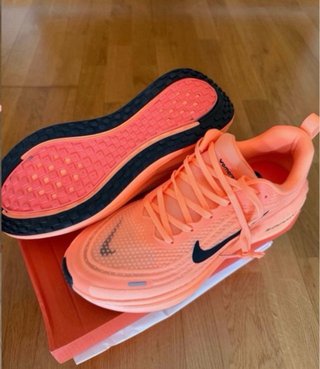 Nike Vomero Plus Naranja