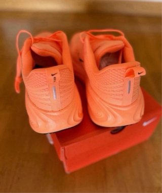 Nike Vomero Plus Naranja
