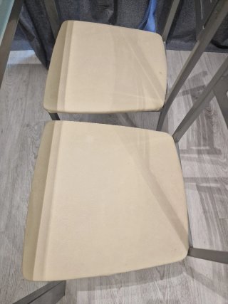 Conjunto mesa comedor cristal y 4 sillas.