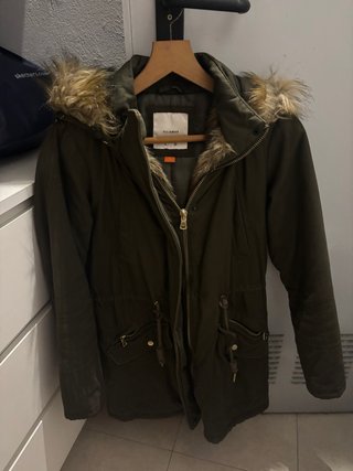 Parka Pull&Bear verde militar Talla S