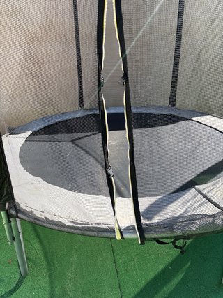 Cama elástica con red de seguridad
