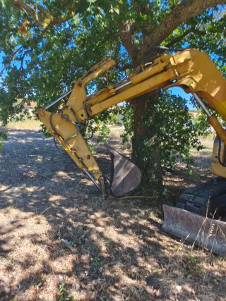 Excavadora CASE 75