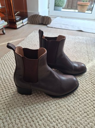 Botines Chelsea The Row Marrones