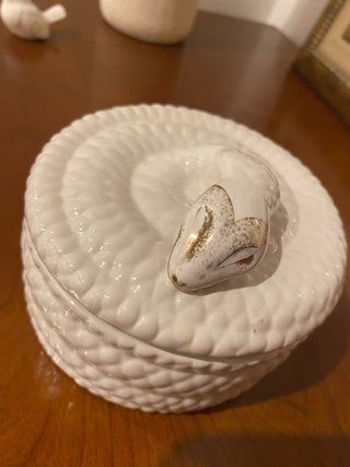 Porta-joias Cobra Branco e Dourado