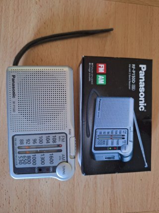 Radio Panasonic FM-AM RF-P150D.