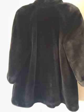 Abrigo piel sintético muton Talla 44