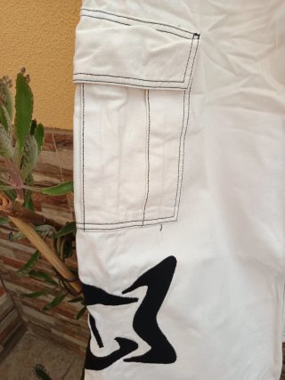 Pantalón blanco super baggy