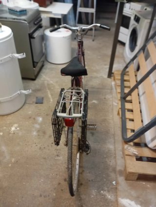 Bicicleta de paseo Peugeot con cesta