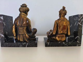 Pareja Sujeta Libros Bronce y Mármol con joyero